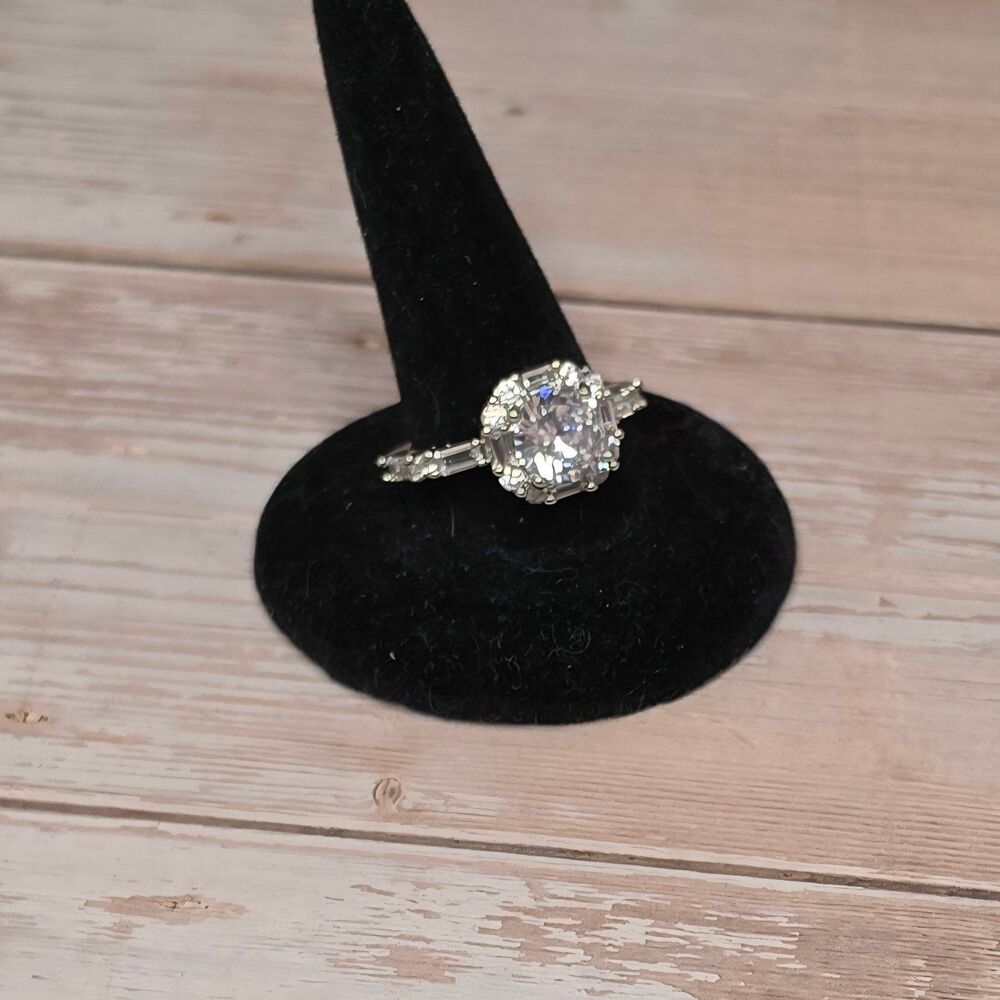 New! Size 7 Ring - Picture 2 of 9